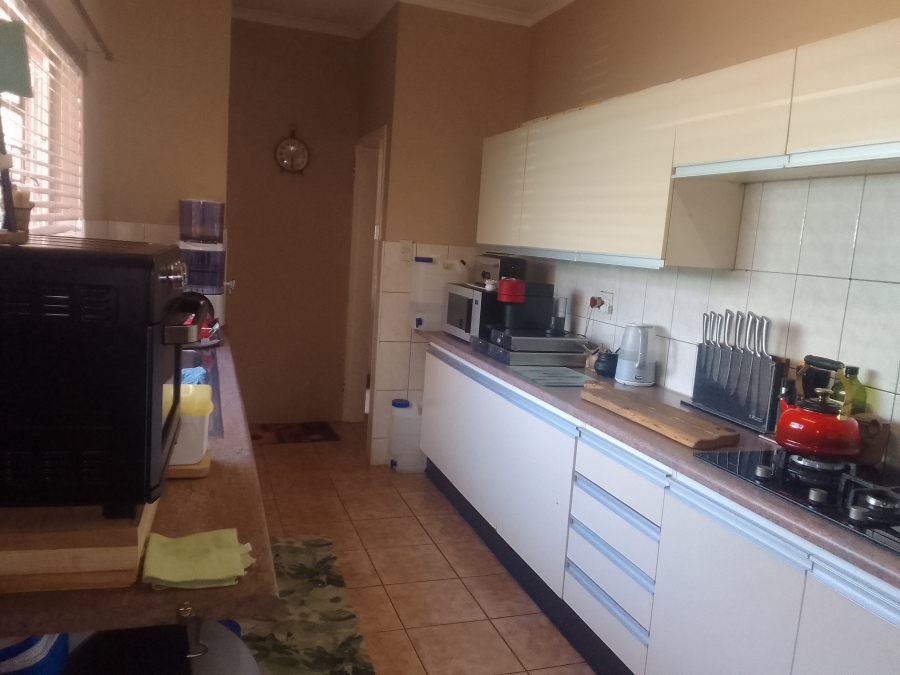 3 Bedroom Property for Sale in Geelhoutpark North West